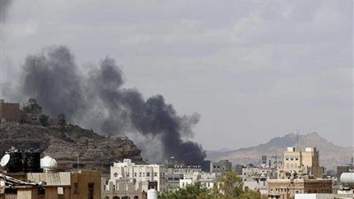 انفجار سيارة مفخخة مستهدفة القوات اليمنية أثناء تطهير جيوب لتنظيم القاعدة