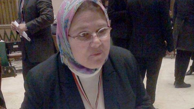 أول برلمانية توثق