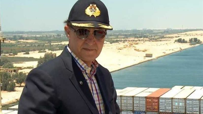 مميش يسلم عقود قطع