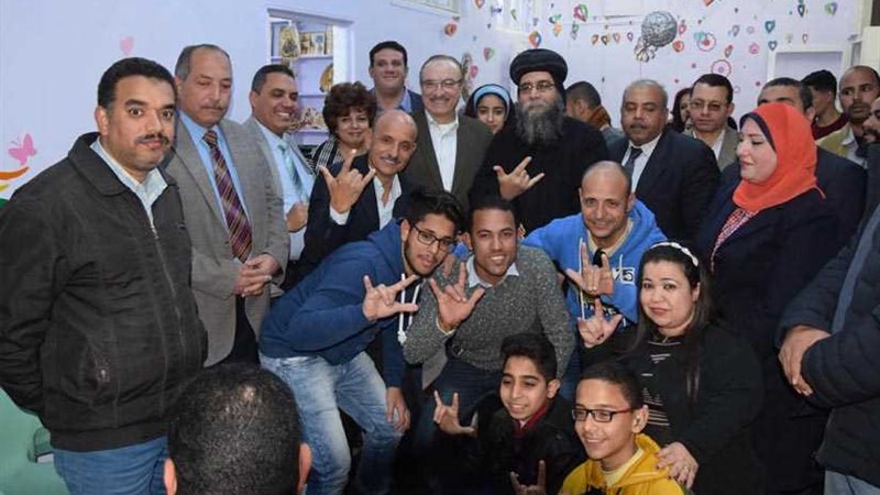 قاموس للغة الإشارة