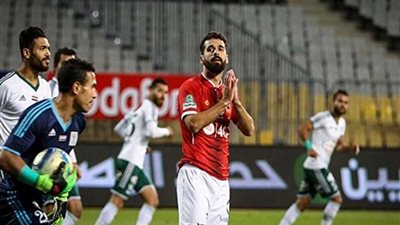 15 دقيقة.. التعادل السلبي يسيطر على الأهلي والمصري