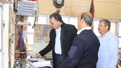 وزير النقل يفاجئ العاملين بمحطة رملة الأنجب للسكك الحديدية على خط منوف