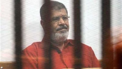 غدا.. إعادة محاكمة مرسي و27 آخرين بقضية اقتحام السجون