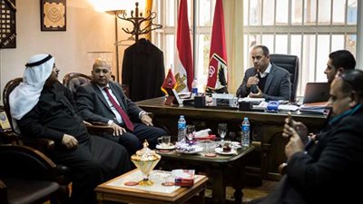 رئيس الاتحاد الإفريقي للطائرة يشيد بالأهلي: 