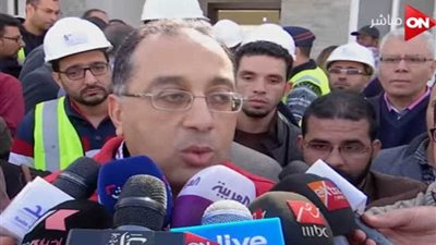 بالفيديو| وزير الإسكان يتفقد أول نموذج لتشطيبات منطقة الفيلات بالعاصمة الإدارية