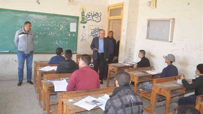 محافظ المنيا يتفقد عددًا من لجان امتحانات الشهادة الإعدادية