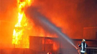 حريق هائل بمصنع ملابس بالمنيل.. والحماية المدنية تدفع بـ 8 سيارات
