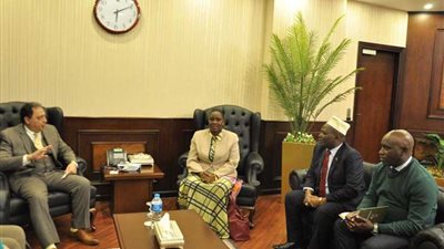 وزير الصحة يبحث مع نظيره البوروندي سبل التعاون في مجال الصحة والدواء