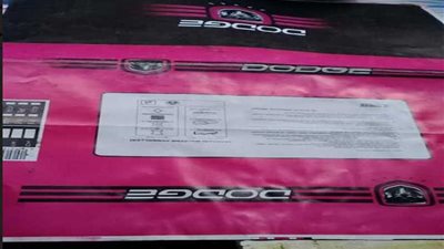 صاحب مطبعة يقلد العلامات التجارية في 