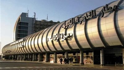 ٤٠٣ كجم ذهب تصل مطار القاهرة من منجم السكري لشحنها إلى كندا لتنقيتها