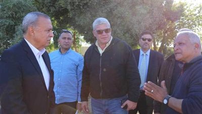 قنا.. الهجان والعجوز يتفقدان مشروعات الأمن الغذائي