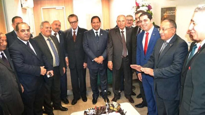 صقر والزند في افتتاح