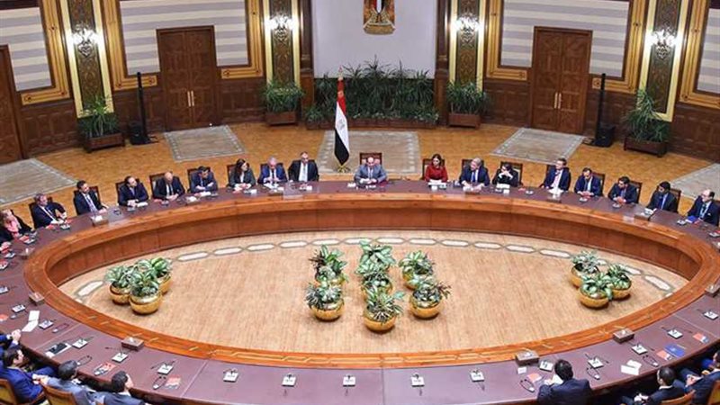 السيسي يلتقي ممثلين