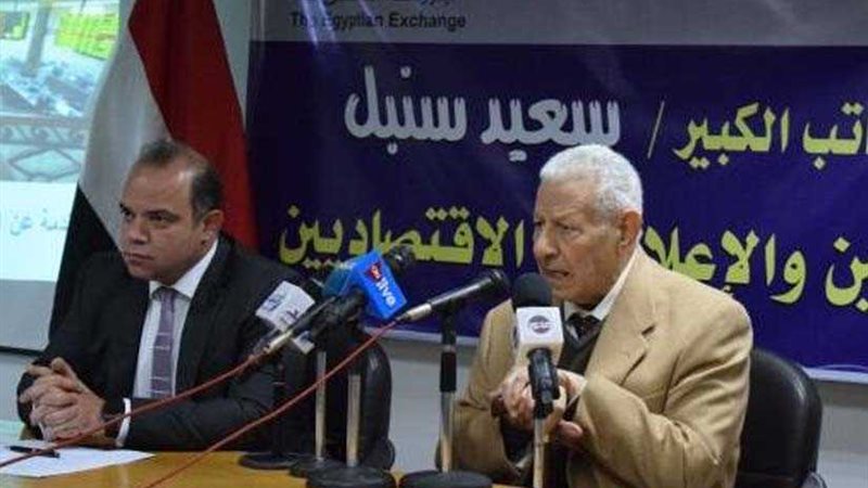 مكرم يفتتح دورة الإعلام