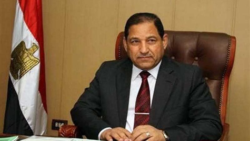 محافظ الغربية يلتقي