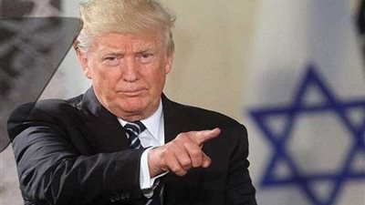 ترامب ينفي خطط نقل السفارة الأمريكية في إسرائيل إلى القدس خلال عام