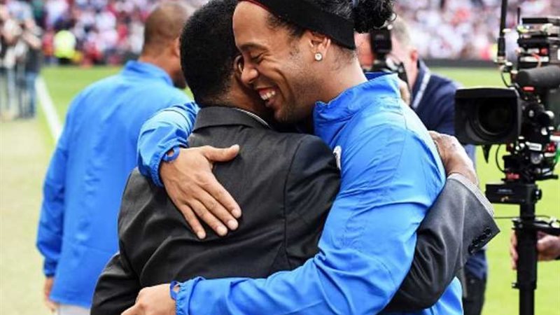 «بيليه» لـ«رونالدينيو»: