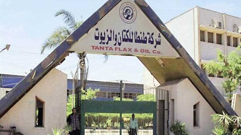 عمال كتان طنطا يفضون