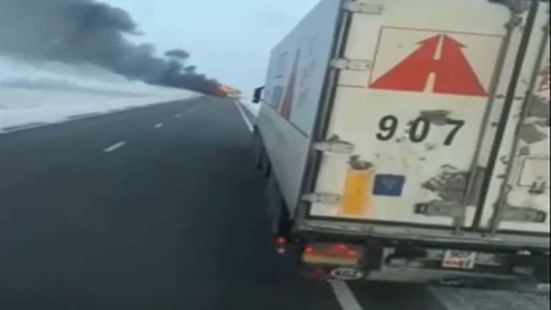 احتراق حافلة بركابها