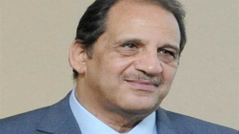 السيسي يكلف عباس