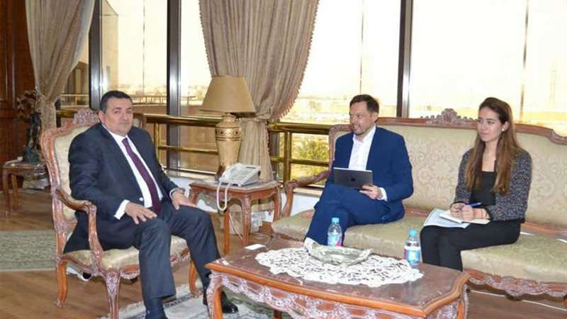 أسامة هيكل يستقبل