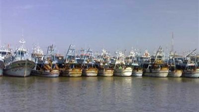 إغلاق ميناء الصيد بالبرلس بكفر الشيخ بسبب سوء الأحوال الجوية