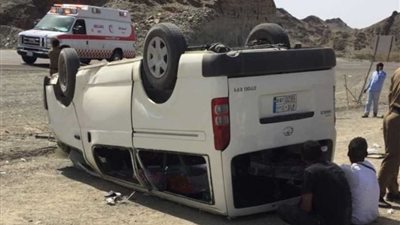 إصابة 5 فى انقلاب ميكروباص على الصحراوى الشرقى ببنى سويف