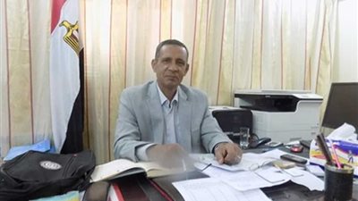 الوادي الجديد ..تخصيص 5 أفدنة لإقامة صوب زراعية للشباب بقرية تنيدة