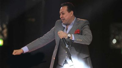 حكيم يُحيي أولى حفلاته في2018 على مسرح القرية العالمية في دبي