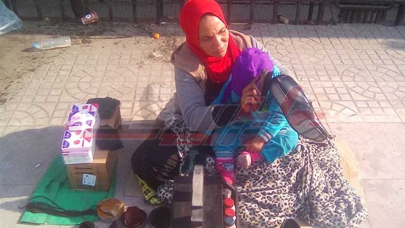 أم مروة.. يد تنظف