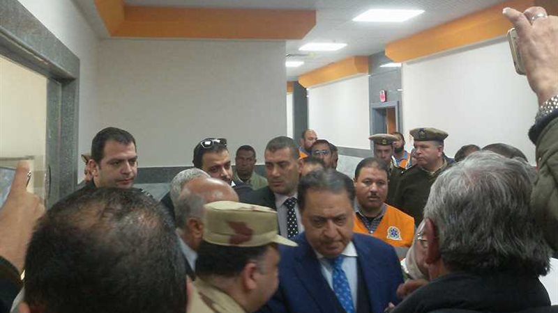 بالصور.. وزير الصحة