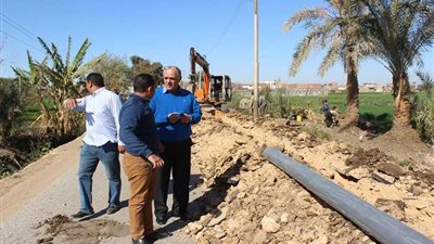 إحلال وتجديد خط مياه بطول 2400 متر في أبو عزيز بمطاي