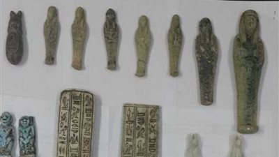 شرطة السياحة تضبط تاجر أنتيكات متلبسًا بـ52 قطعة آثار