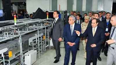 الرئيس السيسي يقود قطار التنمية والتطوير بالصعيد