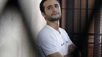 24 فبراير.. الحكم على أحمد دومة في قضية 