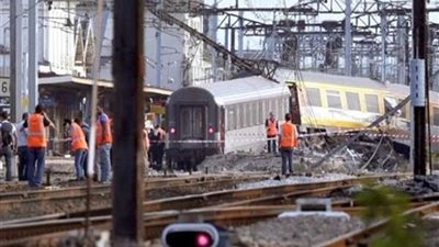 إصابة خمسة أشخاص بجروح خطيرة جراء اصطدام قطار بحاجز في سيدني