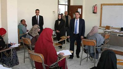 بدران يتفقد امتحانات التعليم المفتوح بجنوب الوادي.. ويشدد على التصدي للغش