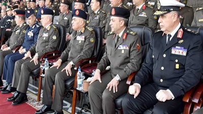 صدقي صبحي يشهد الاحتفال بانتهاء فترة الإعداد العسكري لطلبة الكليات والمعاهد العسكرية.. (فيديو)