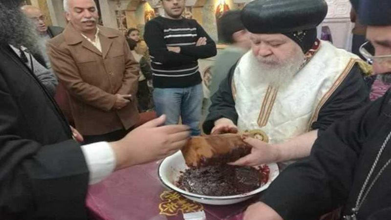 في عشية عيدها تطييب