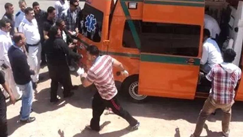 موظف يقبل على الانتحار