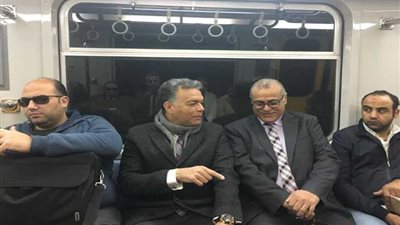 وزير النقل يطمئن على مستوى الخدمة والإجراءات الأمنية بمحطات المترو