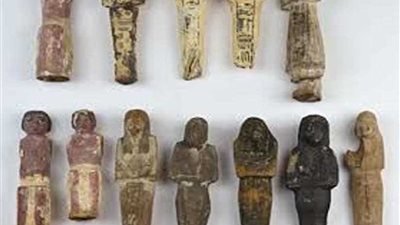 شرطة السياحة والآثار بالمنيا تضبط تشكيلًا عصابيًا بحوزتهم 51 تمثالًا