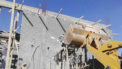 إزالة 12 حالة تعدٍ على الأراضي الزراعية بكفر الدوار (صور)