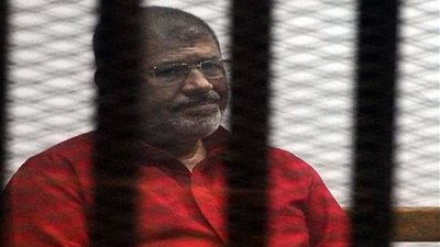 غدا.. الحكم في دعوى تطالب بسحب الأوسمة والنياشين من مرسي