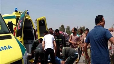 مصرع مواطن وإصابة زوجته وأبنائه في حادث بـ
