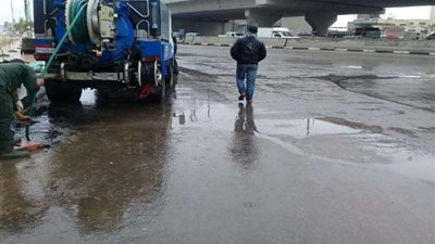 توقف حركة الملاحة والصيد ببوغاز رشيد لارتفاع الأمواج