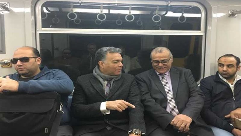 وزير النقل يطمئن