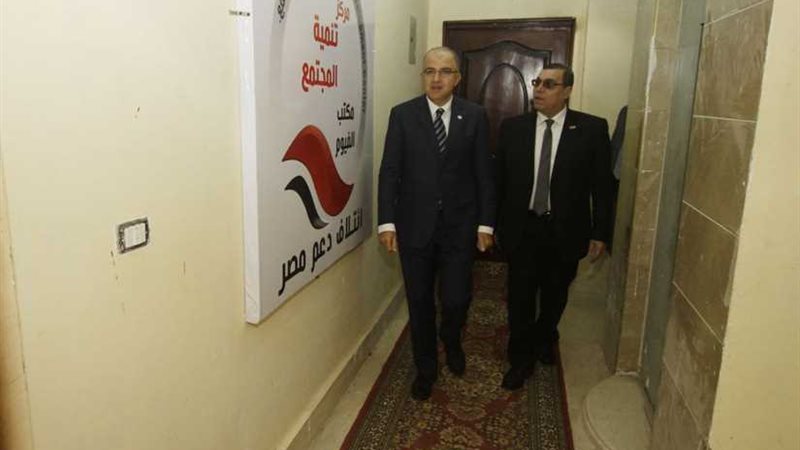 السويدي يفتتح مركز