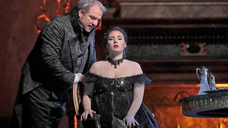 توسكا تحاول إنقاذ