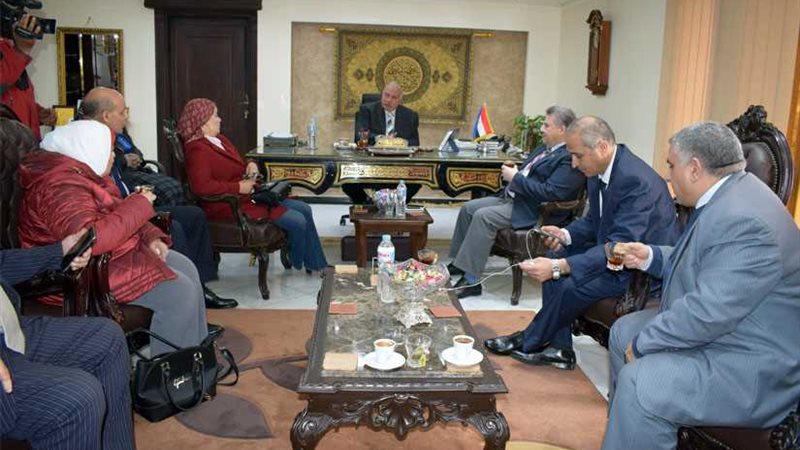 رئيس جامعة بنها يزور